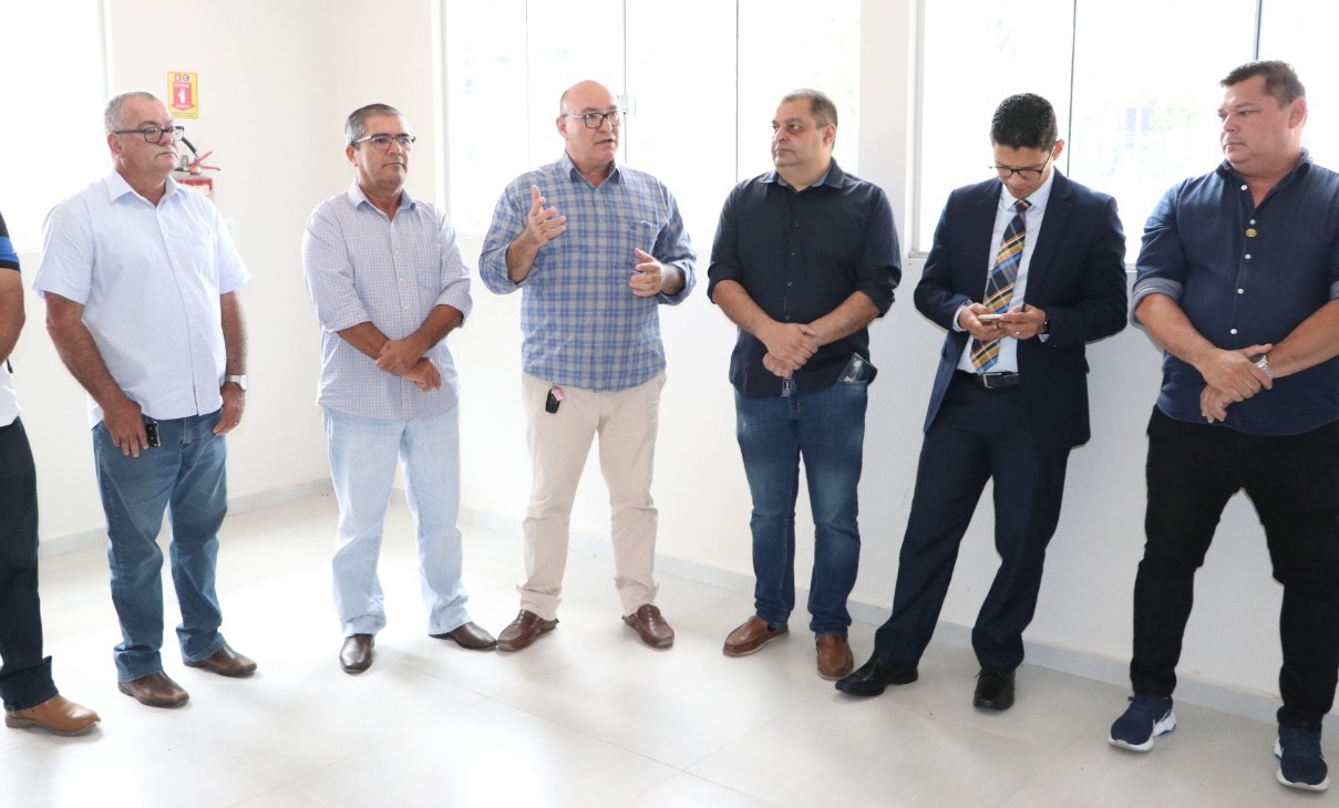 Fieac e Sindmóveis apresentam mobiliário adquirido para a Sepa