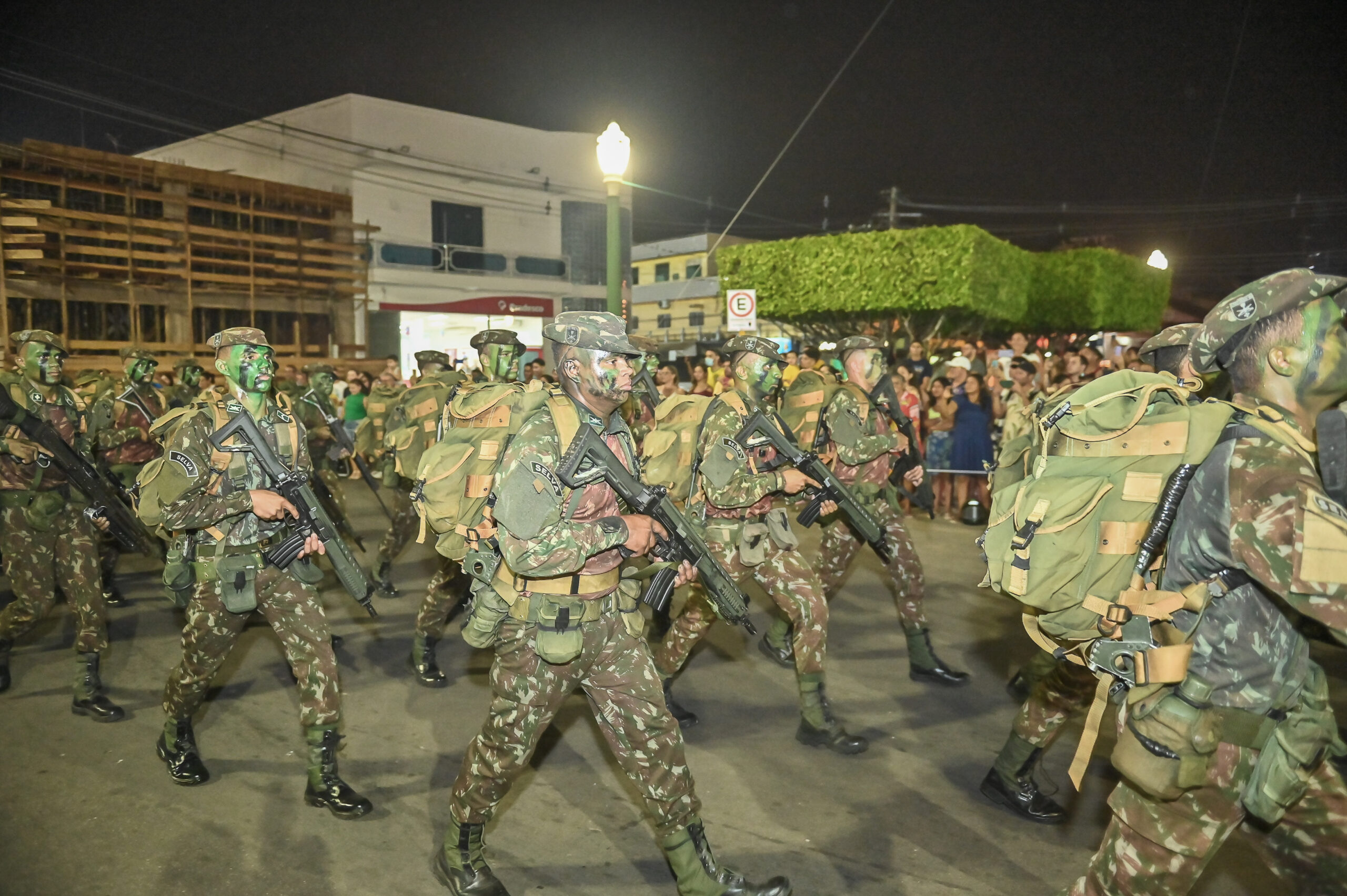 Desfile reune centenas de pessoas neste 7 de setembro no Juruá; confira fotos