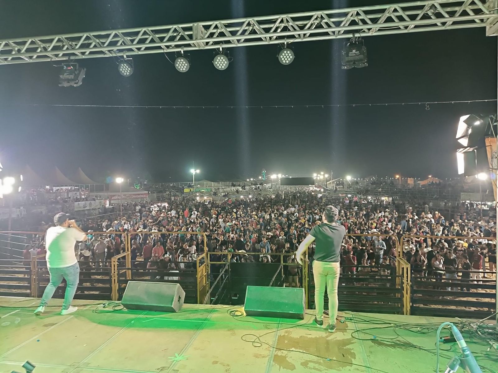 Com shows nacionais e Nayara Vilela, Mazinho Serafim comemora sucesso da ExpoSena; veja fotos