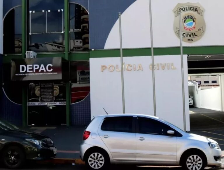 Patrão descobre que funcionária falsificou assinatura de médica