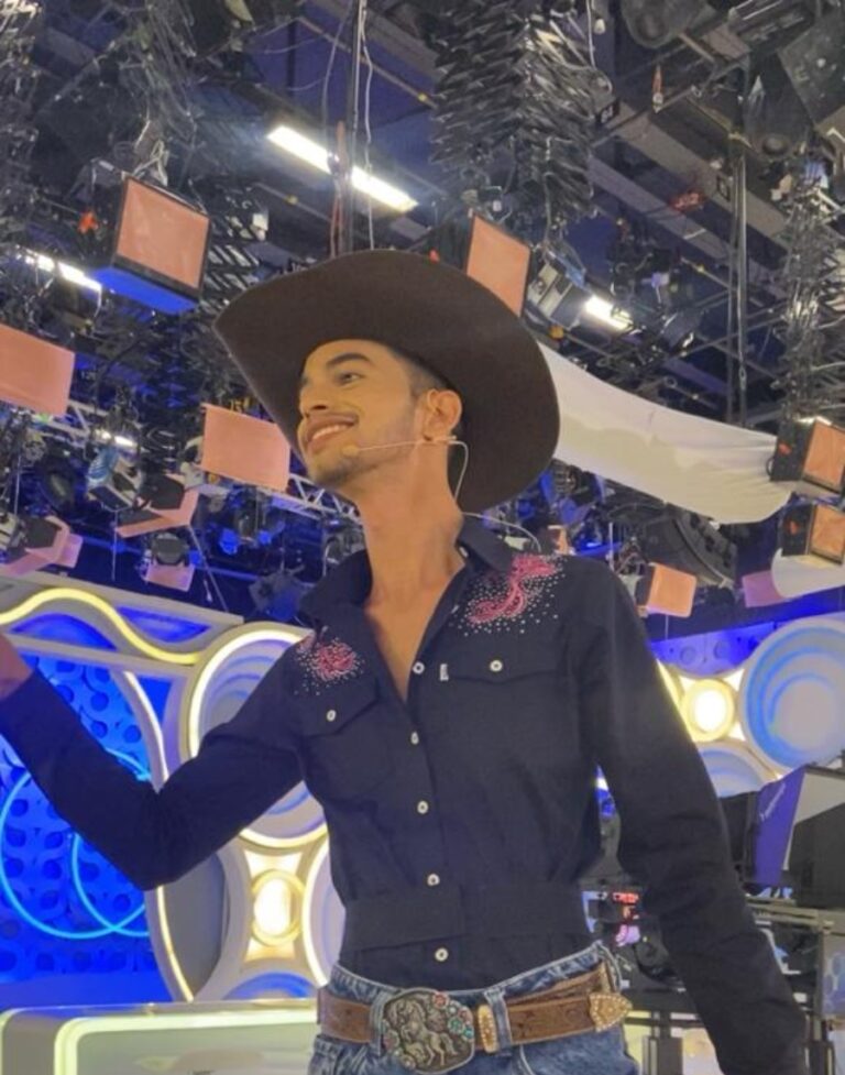 Sucesso na internet, acreano é convidado ao programa da Eliana e mostra bastidores do SBT