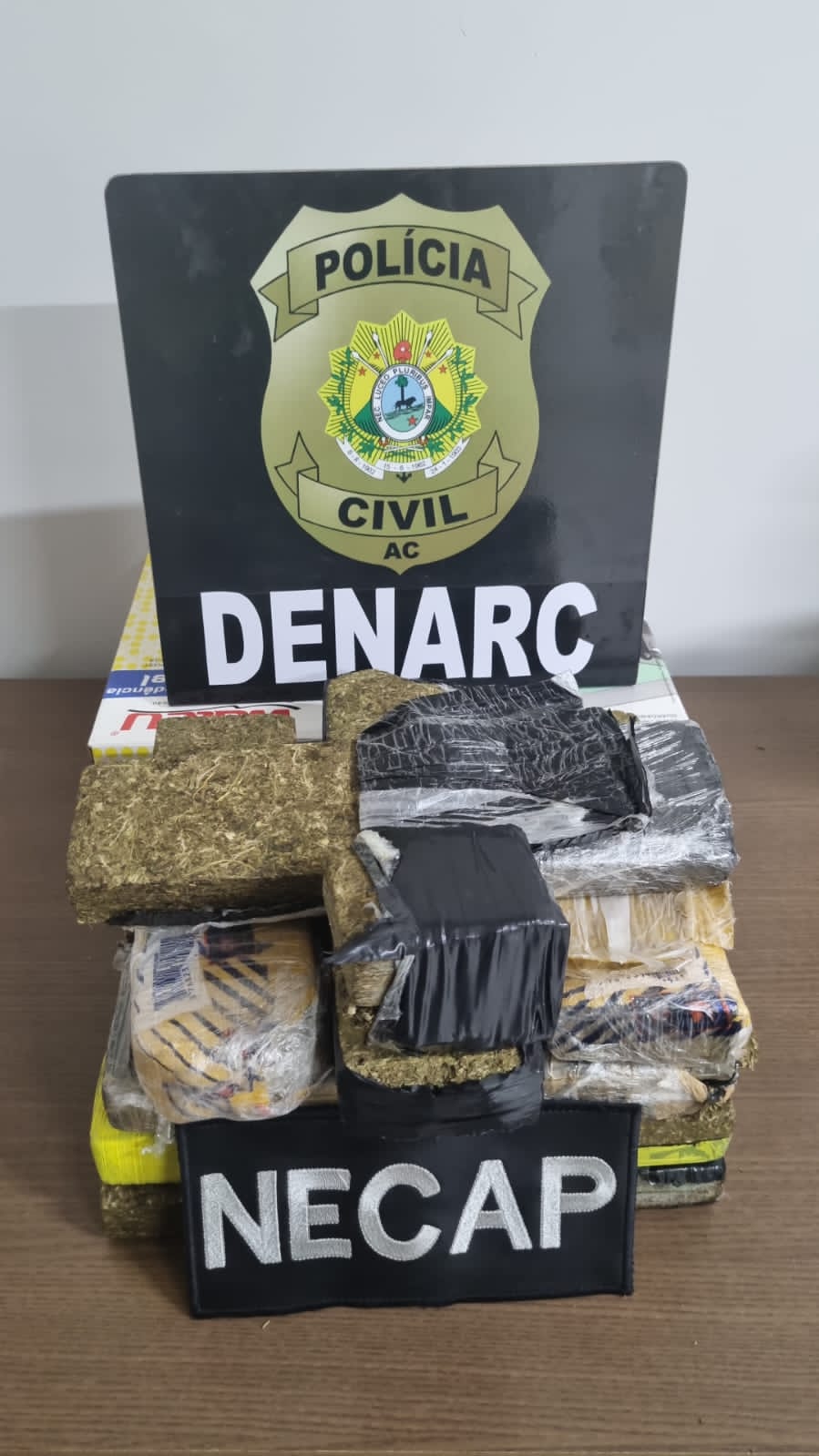 Homem é preso em Rio Branco com quase 8 kg de maconha em caixa que seria enviada pelos Correios