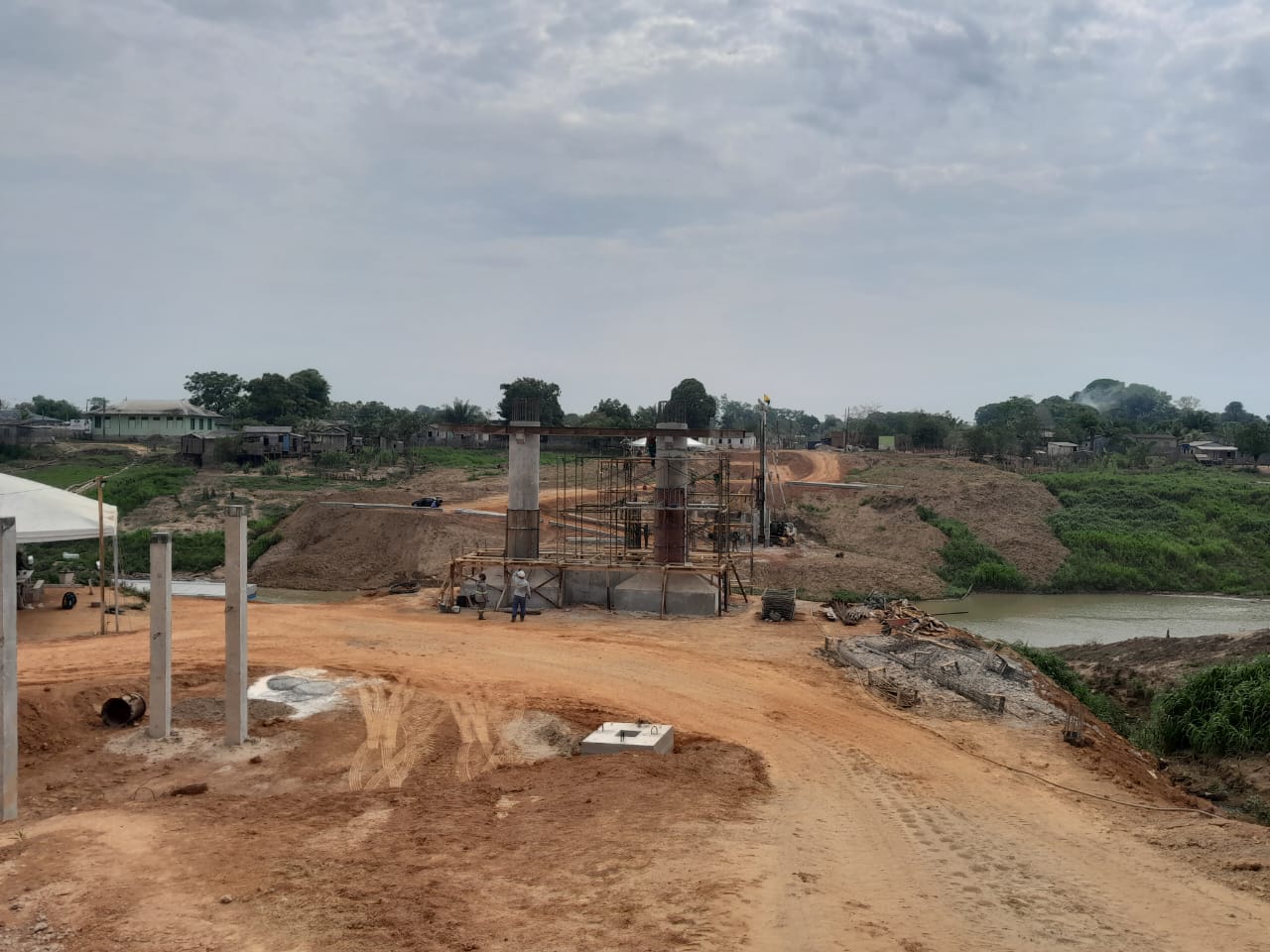 Primeiros pilares da ponte do Segundo Distrito de Sena são levantados