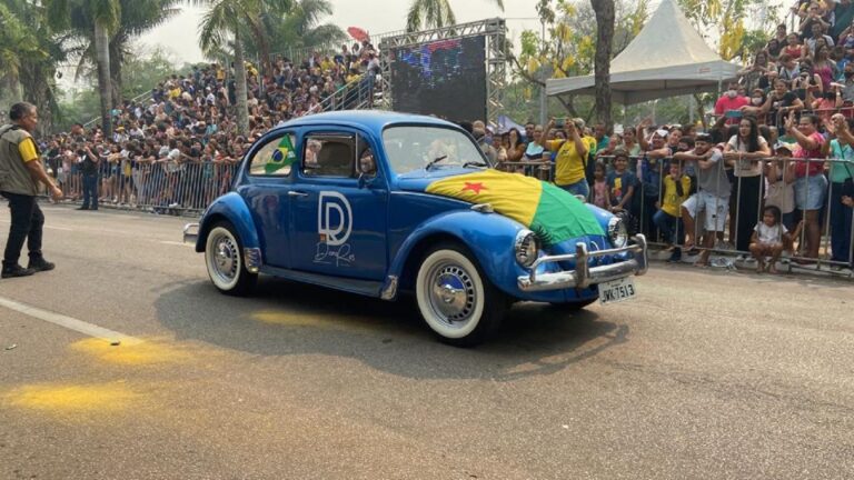 Desfile cívico militar no Acre teve demonstração de ações policiais e momentos descontraídos