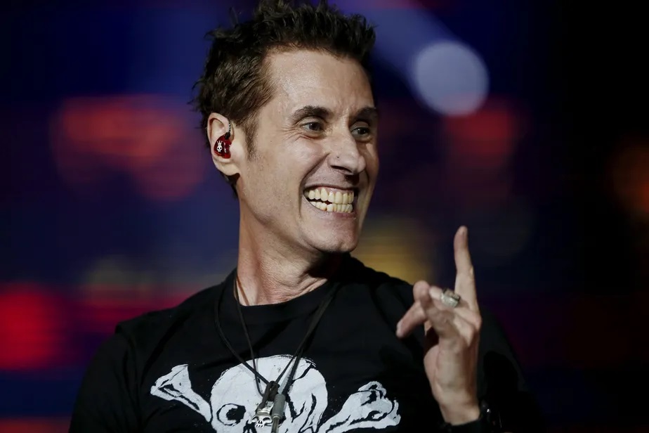 Dinho Ouro Preto fala de emoção com 40 anos do Capital Inicial, no Rock in Rio