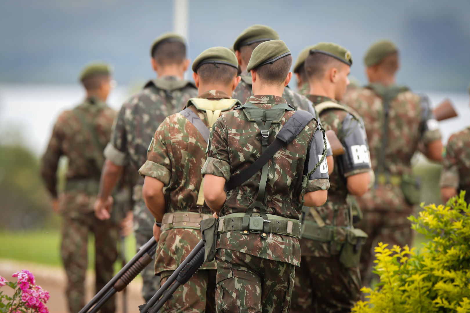 Oportunidade! Exército está convocando profissionais de até 40 anos, sem  concurso, basta ter ensino fundamental completo - JM1 Jornal das Montanhas