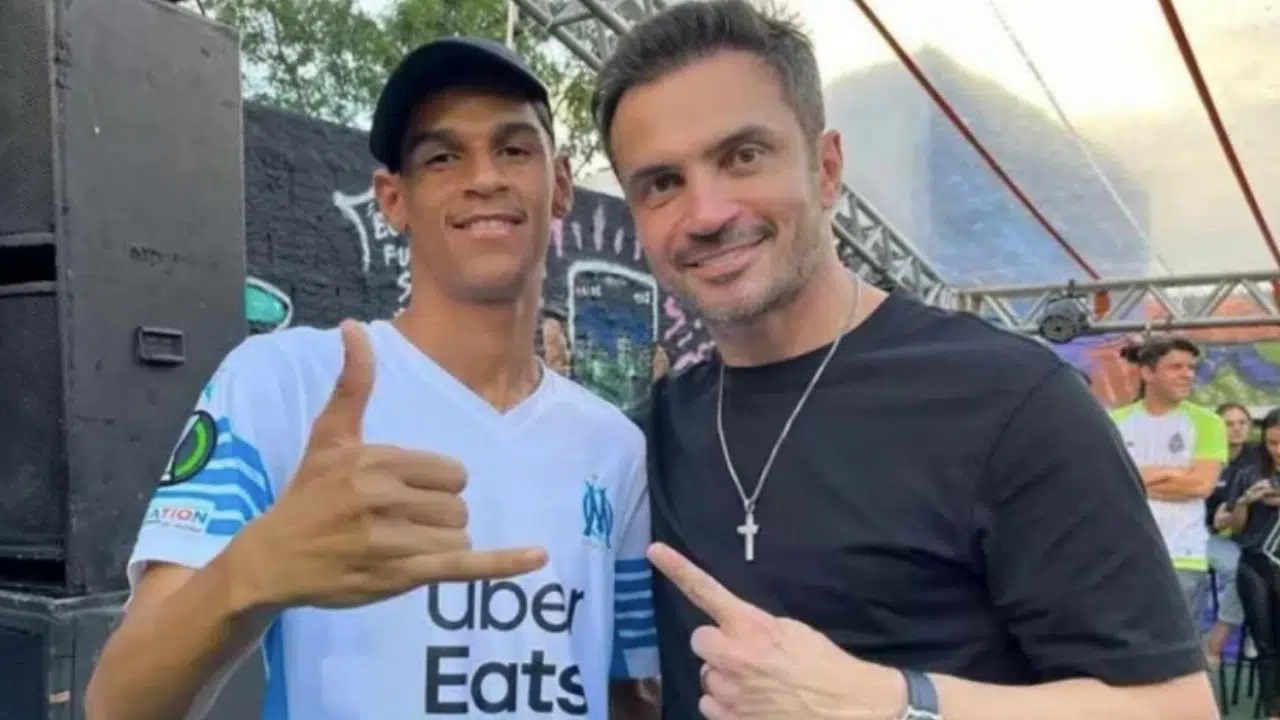 Luva de Pedreiro declara fim de carreira e empresário se manifesta; veja