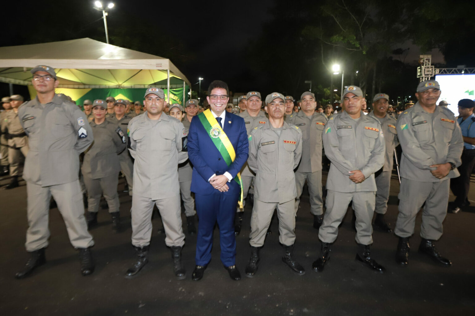 Dia do Servidor Público: Gladson homenageia os que diz serem a ‘força do Governo’
