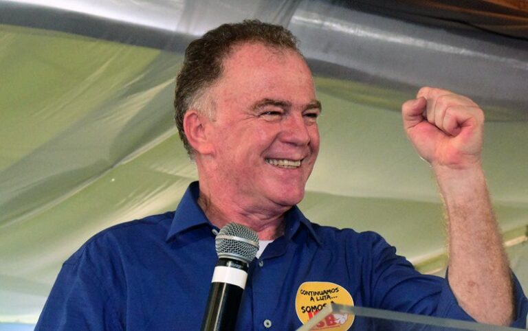 Renato Casagrande é reeleito governador do Espírito Santo, projeta Datafolha