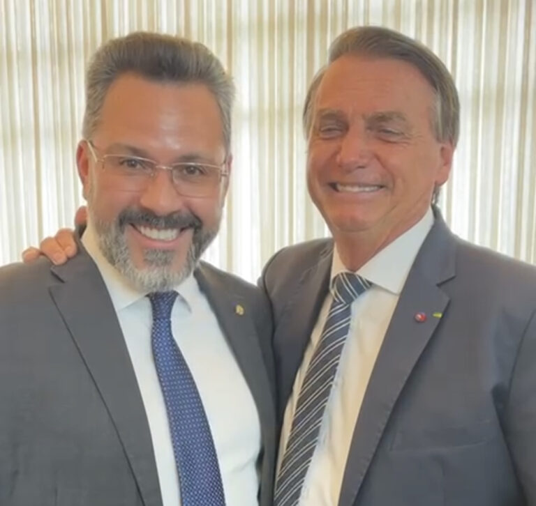 Bolsonaro grava vídeo ao lado de Alan Rick: “Bons senadores do nosso lado”