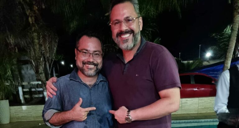 À vontade, Alan Rick curte aniversário de bermuda e chinelo em Rio Branco; veja fotos