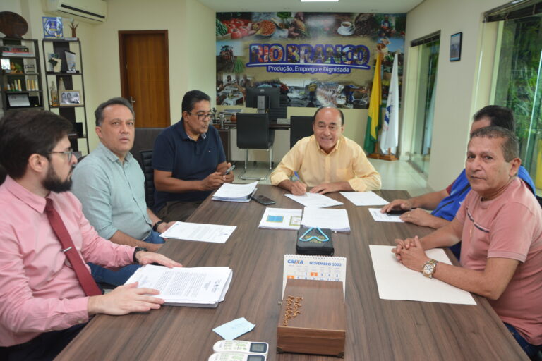 Bocalom envia projeto à Câmara para anistiar dívidas dos vendedores do Shopping Aquiri