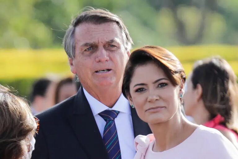 Começam a cair sigilos de 100 anos de Bolsonaro: veja o que foi descoberto