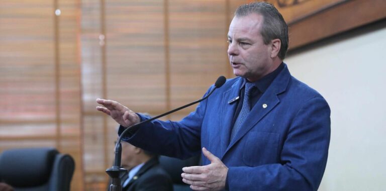 Gladson sanciona lei de Pedro Longo que beneficia transportadores autônomos