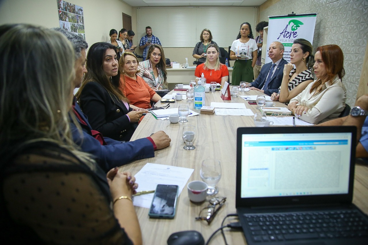 Segurança do Estado lidera discussão sobre grupos reflexivos de autores de violência doméstica