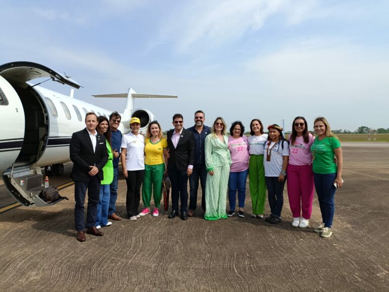 Acompanhada de Damares, Michelle Bolsonaro chega ao Acre recepcionada por políticos