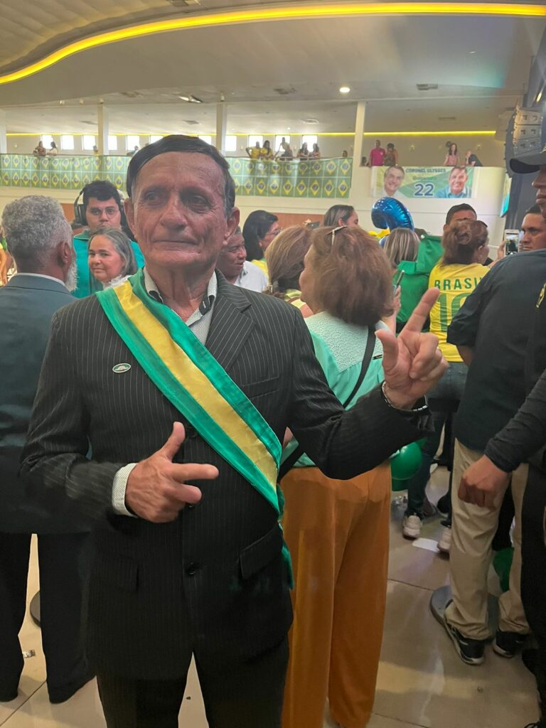 VÍDEO: sósia de Bolsonaro no Acre chama atenção de Michelle; “Meu marido está aqui”