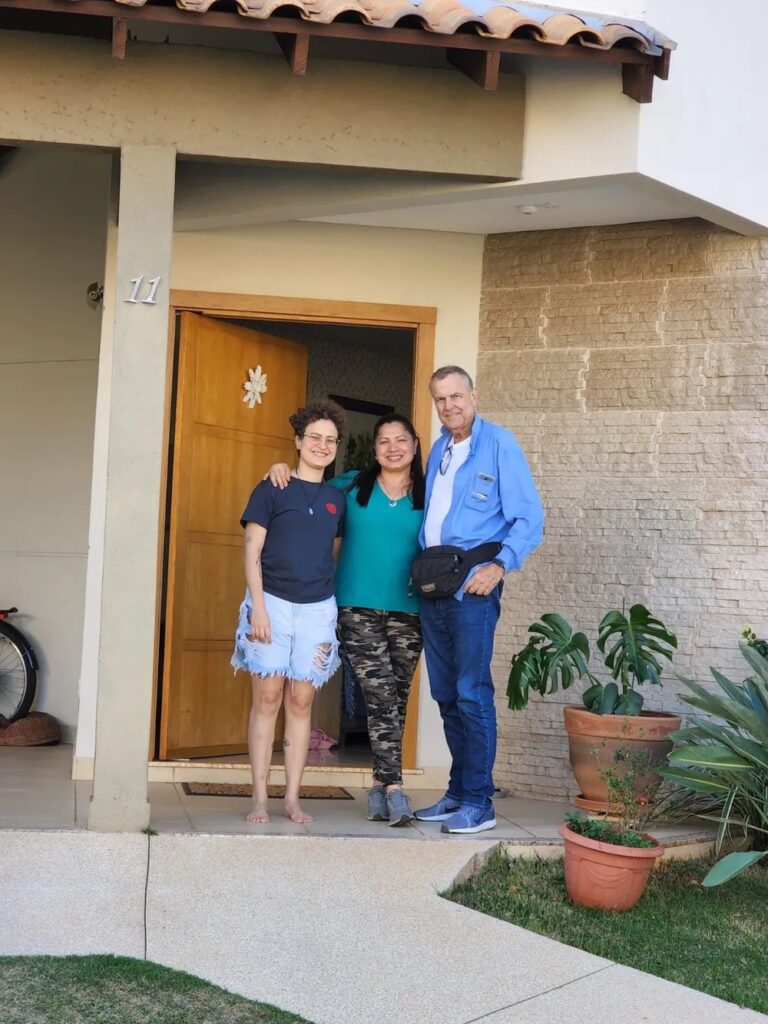 Venezuelana naturalizada no Brasil vota pela 1ª vez para presidente no país