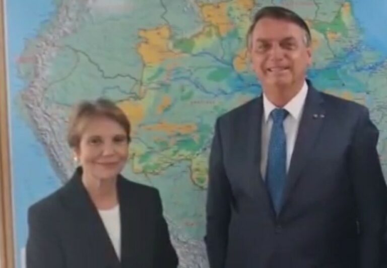 Ao lado de Tereza Cristina, Bolsonaro declara neutralidade na disputa ao governo de MS; veja vídeo