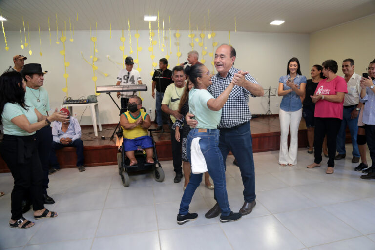 Bocalom prestigia comemoração realizada pela Associação de Arte e Movimento do Idoso