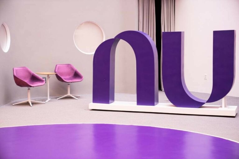 Nubank abre vagas de emprego home office exclusivas para mulheres