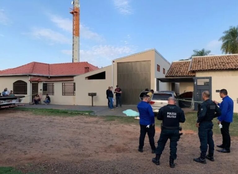 Ao ser chamado no portão de casa, jovem é executado com tiro na cabeça