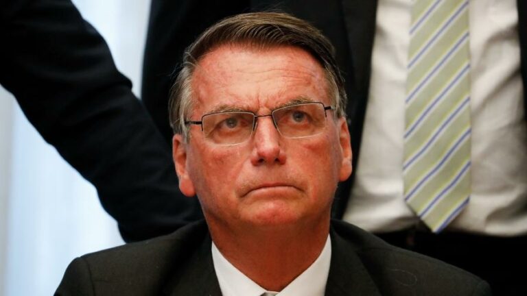 Criminalistas e deputados apontam problemas na nova investigação contra Bolsonaro