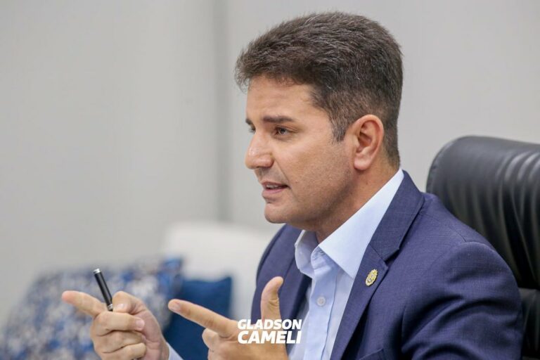 “Não posso colocar política acima de um estado”, diz Gladson sobre relação com Lula