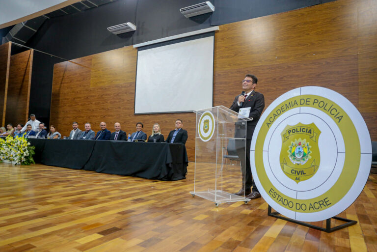 Governo forma mais de 150 novos policiais civis e fortalece segurança pública no estado
