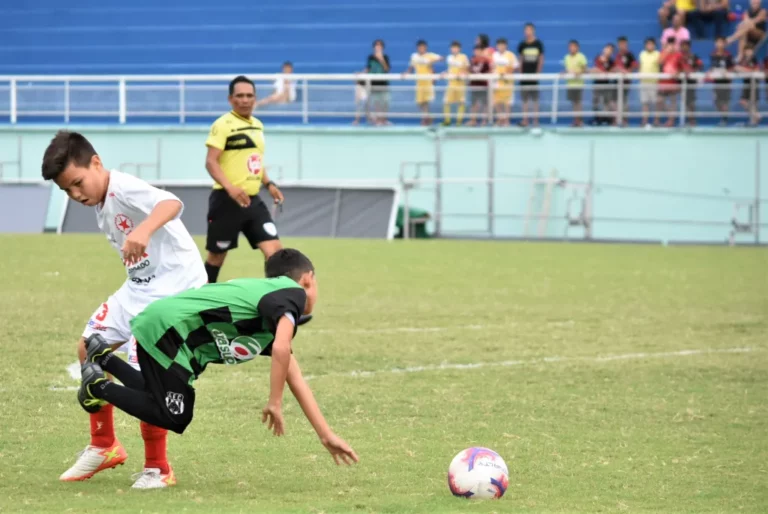 Três jogos e 21 gols foram registrados nesta 6ª feira pelo Campeonato sub-11