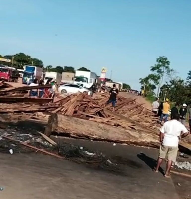 PRF não convence bolsonaristas e BR-364 continua interditada