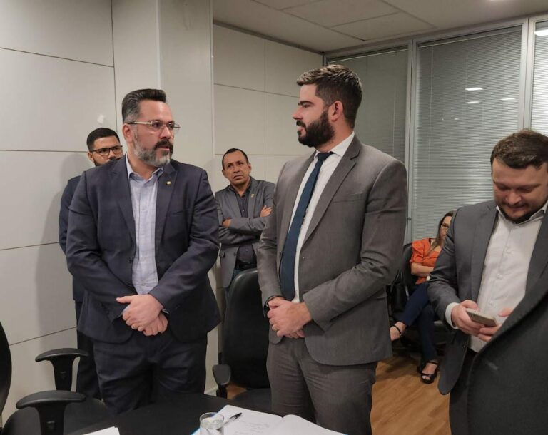 Alan Rick lidera ação para resolver problema de lixões e falta de esgoto no Acre