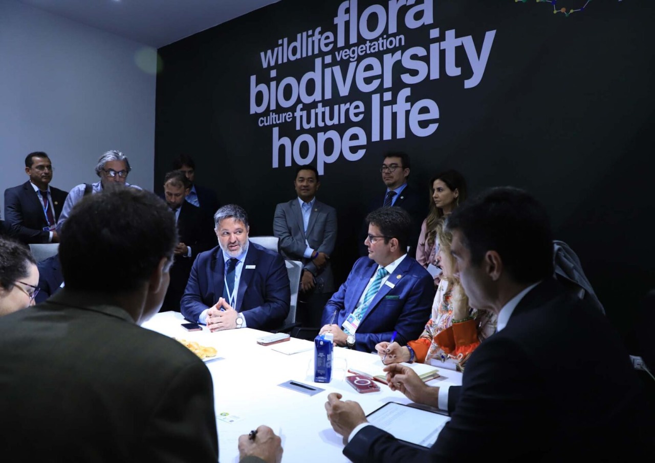 Gladson apresenta projeto a representantes do governo americano na COP-27