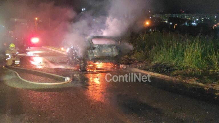 Vídeo: carro que teria sido usado em ações criminosas é encontrado em chamas
