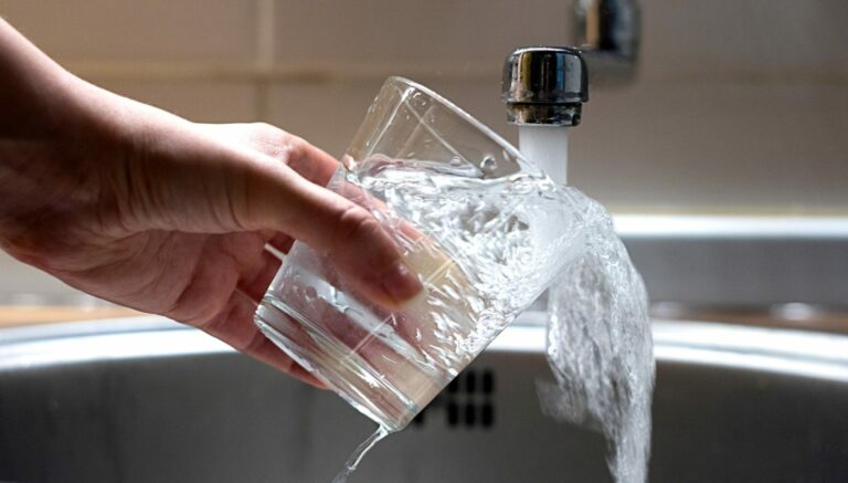 Alerta! Bloqueio nas estradas pode causar falta de água potável na capital