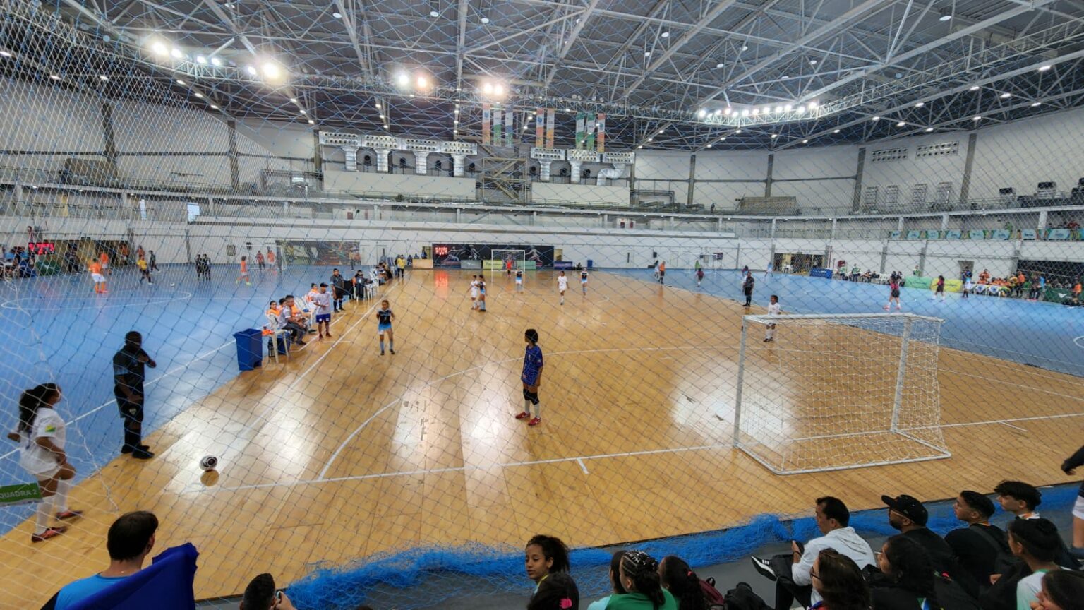 Futsal feminino vence segunda partida seguida nos Jogos Escolares