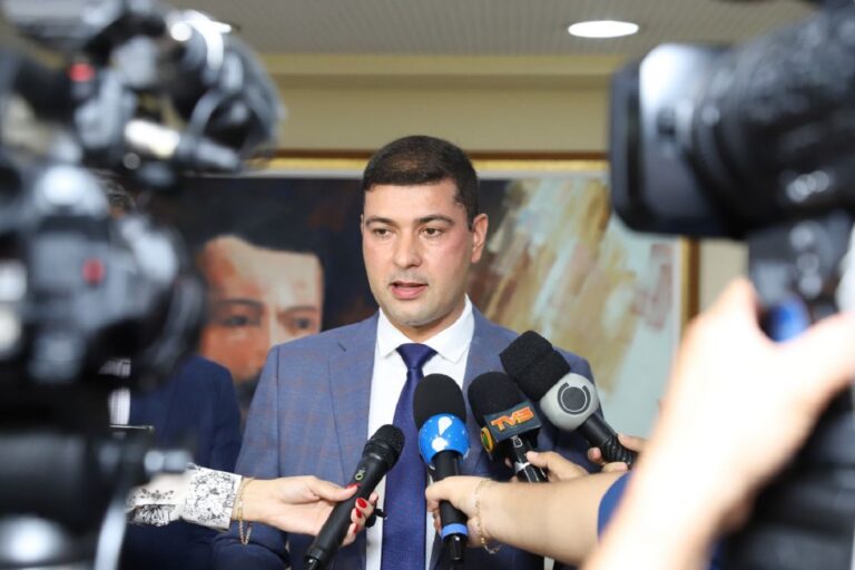 Nicolau é o primeiro deputado reeleito a ter as contas de campanha aprovadas pela Justiça