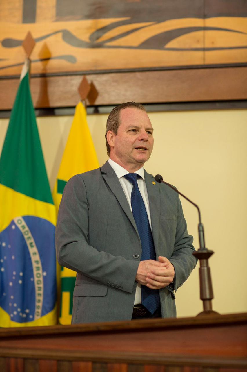 Em última sessão do ano, Longo agradece deputados e Gladson por trabalho intenso e boa relação