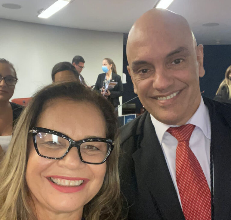 Procuradora do Acre e ministro Alexandre de Moraes se encontram em Brasília; confira