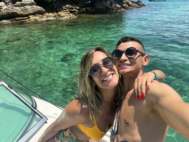 Após polêmico contrato anti-traição de R$400 mil, médica no Acre deixa dica: “Invista em você”