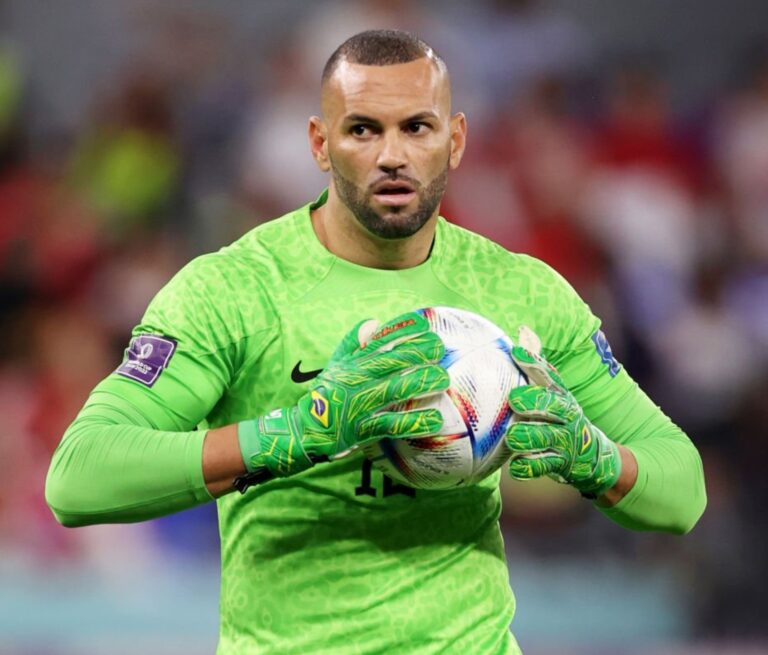 Emoção: acreano Weverton entra em campo para defesa do Brasil contra a Coreia