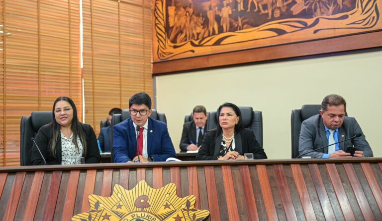 Com aprovação da LOA, reforma administrativa e outros projetos, Aleac encerra ano legislativo