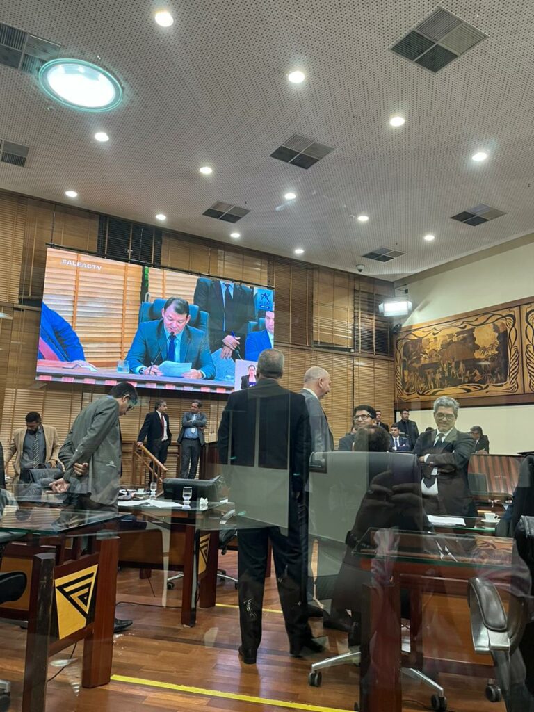 PL do Governo que aumenta ICMS de 17 para 19% na gasolina e outros itens no Acre é derrubado na Aleac