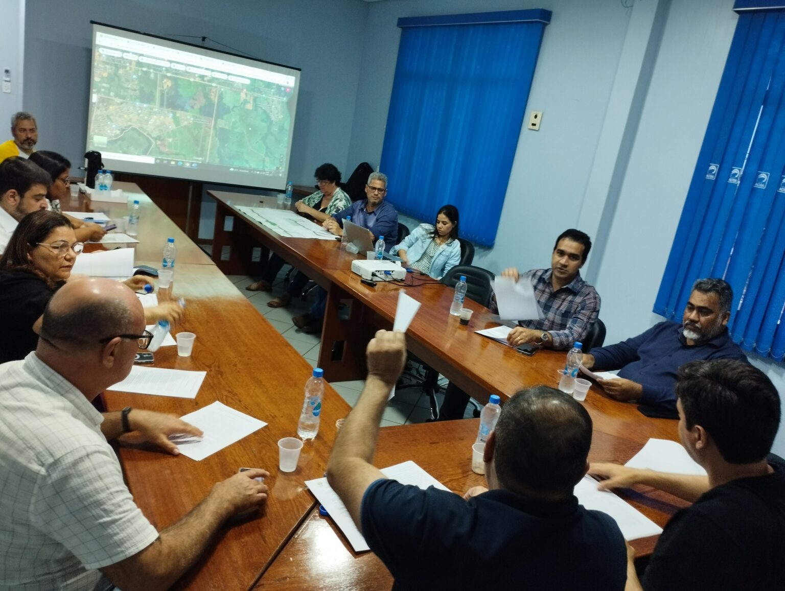 Governo e empresários debatem ações para implantar polo logístico em Rio Branco