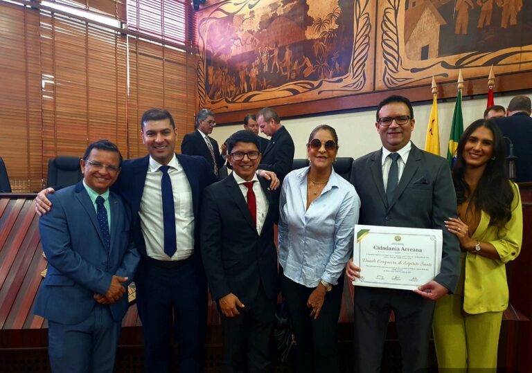 Beth Passos: entrega de títulos de Cidadão Acreano e iluminação das luzes de Natal