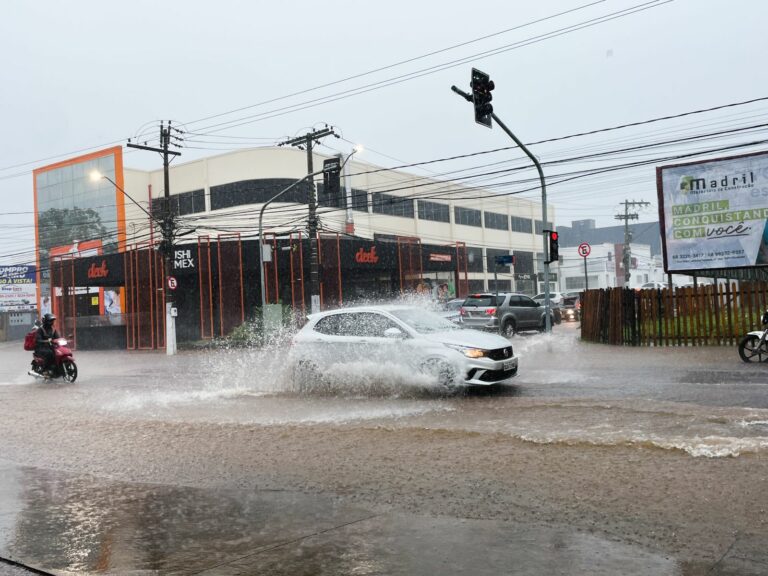Chuvas provocam estragos em diversos pontos de Rio Branco: FOTOS E VÍDEOS