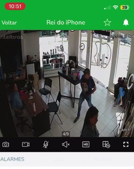 VÍDEO: Loja de celular é assaltada em plena luz do dia, em Rio Branco