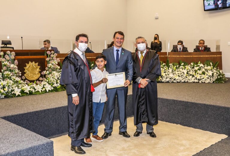 “O sentimento é de gratidão”, diz Roberto Duarte ao ser diplomado pelo Tribunal Regional Eleitoral