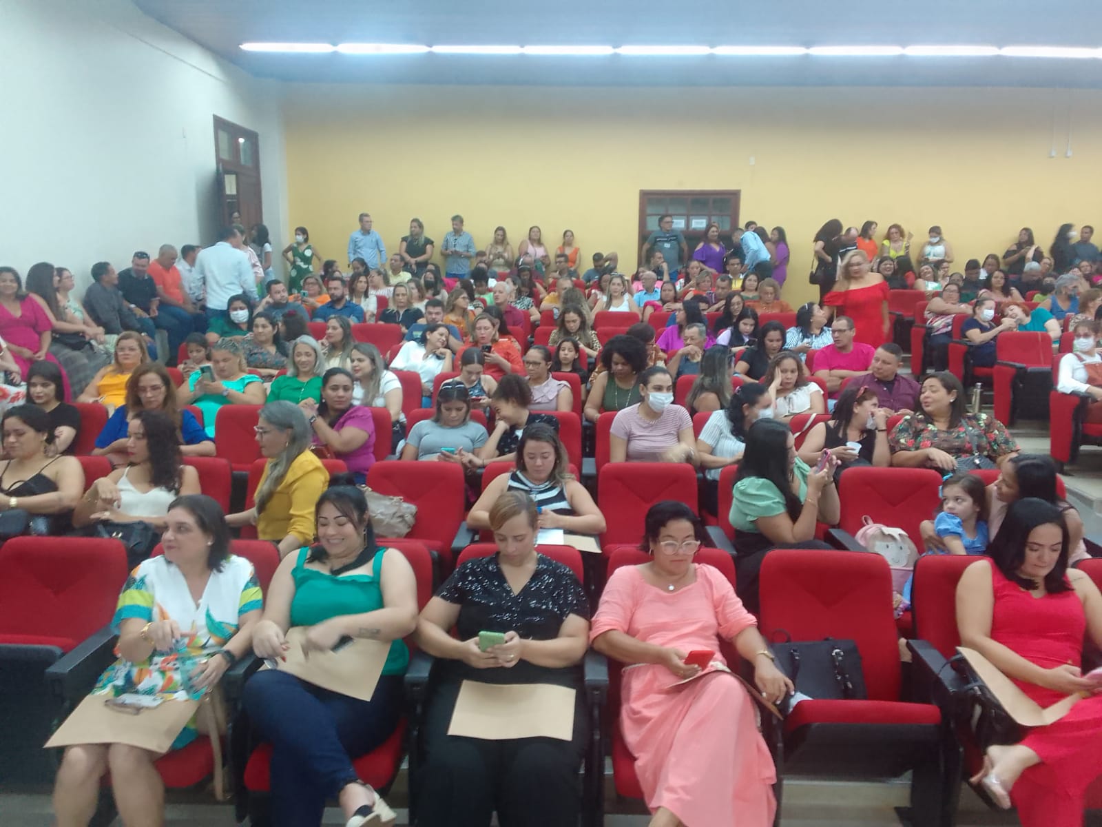 Bocalom empossa 80 novos diretores de creches e escolas municipais de Rio Branco
