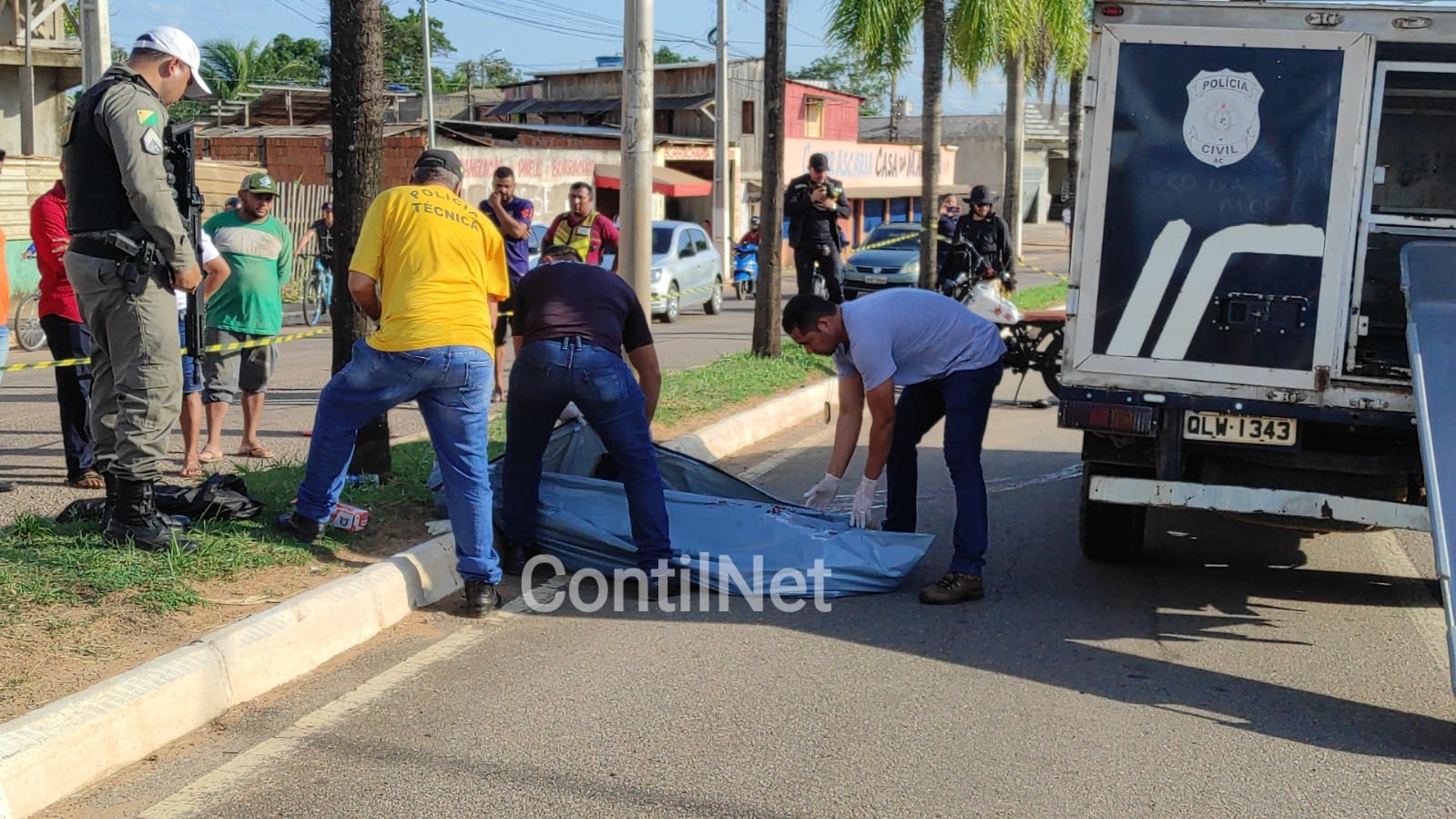 Mecânico morre após colisão entre moto e caminhonete em avenida de Rio Branco